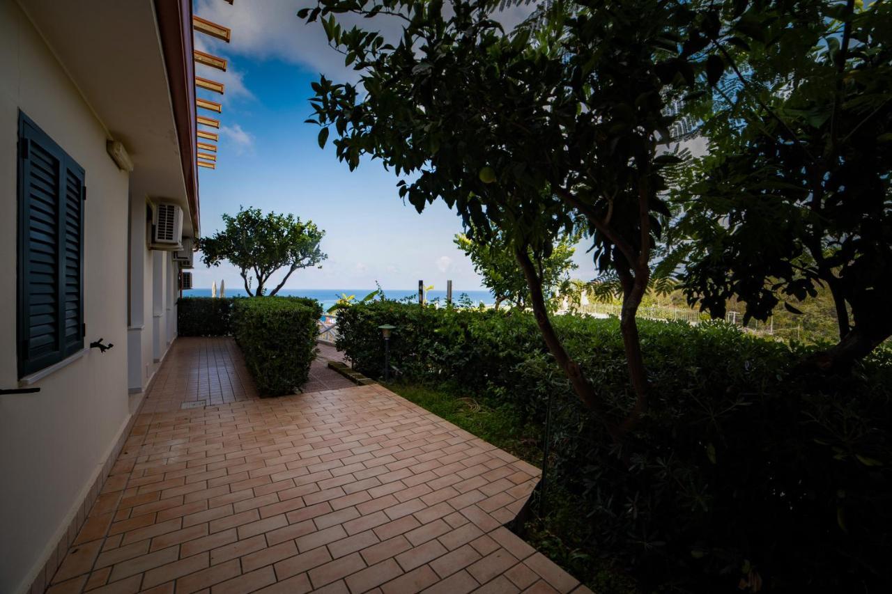 Residence New Paradise Tropea Buitenkant foto