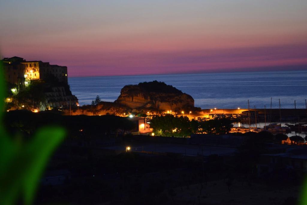 Residence New Paradise Tropea Buitenkant foto